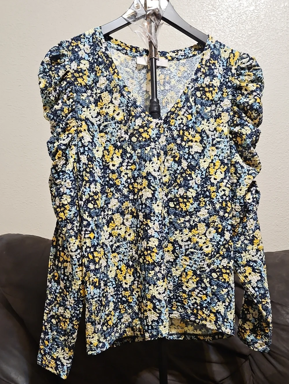 LOFT Navy, Yellow & White Floral Puff-Sleeve V-Neck Top